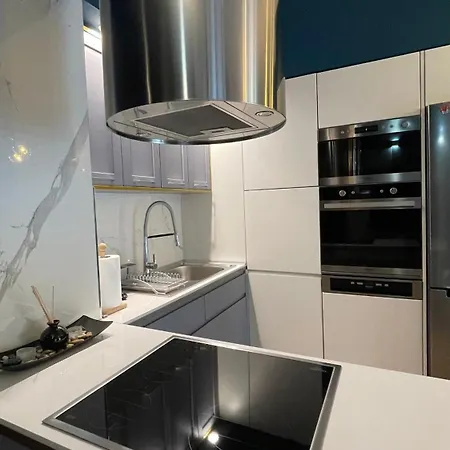 Leonine Loft - Spotless, Stylish Luxury Apartament *